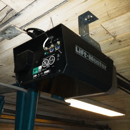 LIFT-MASTER